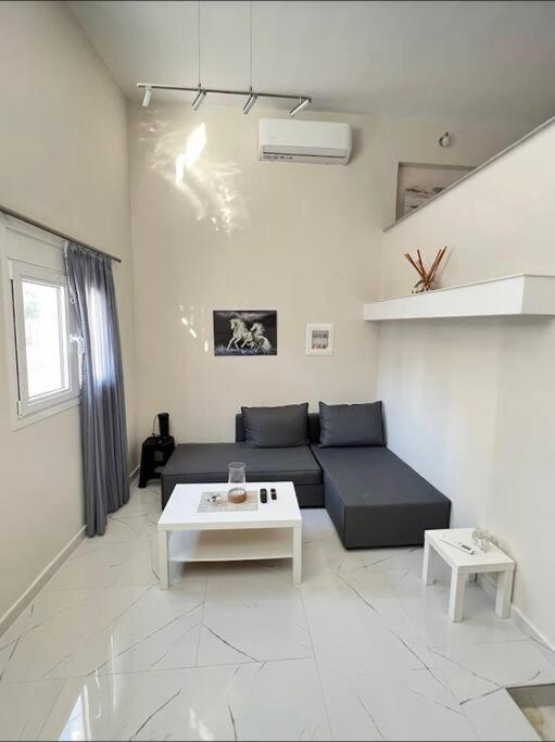 Chris Apartment With Loft Превеза Экстерьер фото