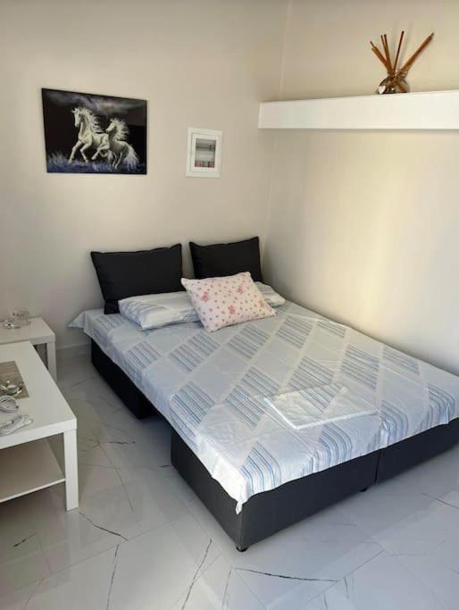 Chris Apartment With Loft Превеза Экстерьер фото