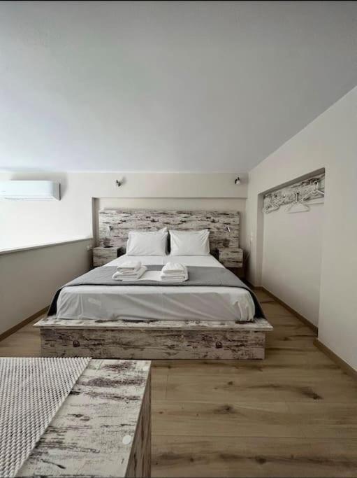 Chris Apartment With Loft Превеза Экстерьер фото
